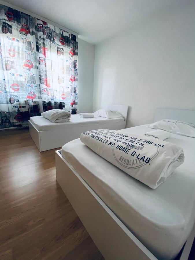 Bus Station Hostel Prishtinë Ngoại thất bức ảnh