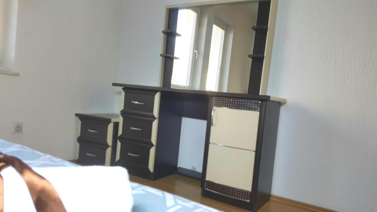 Bus Station Hostel Prishtinë Ngoại thất bức ảnh