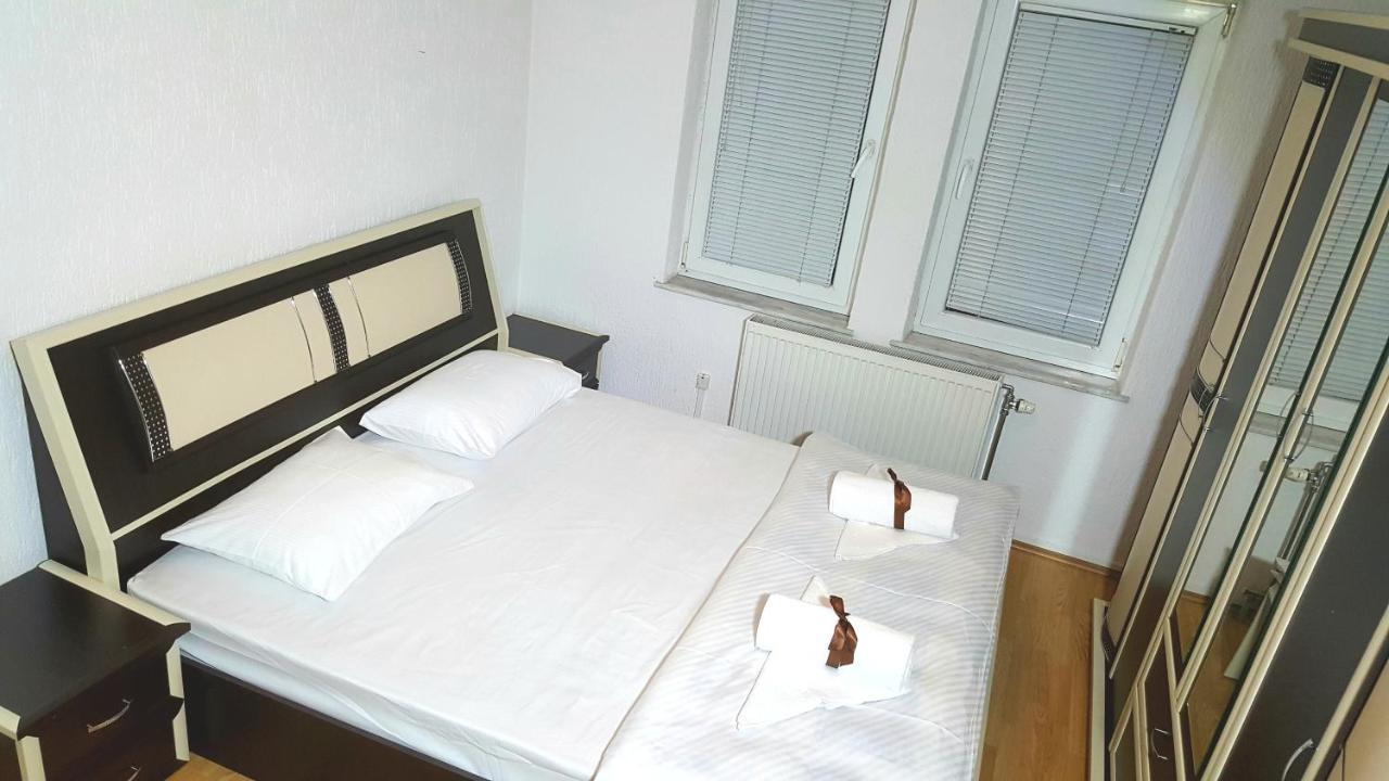 Bus Station Hostel Prishtinë Ngoại thất bức ảnh